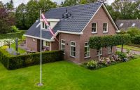 Instapklare, vrijstaande woning aan de rand van Vries